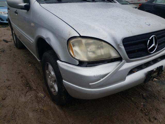 4JGAB54EX1A237524 - 2001 MERCEDES-BENZ ML 320 SILVER photo 9