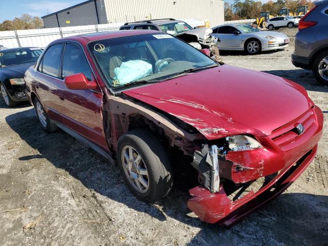 1HGCG56712A107633 - 2002 HONDA ACCORD SE RED photo 1