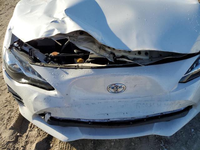 JF1ZNAA10H9703164 - 2017 TOYOTA 86 BASE WHITE photo 9