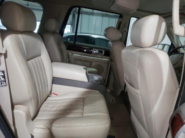 5LMFU28R04LJ03025 - 2004 LINCOLN NAVIGATOR 奶油色 照片 6