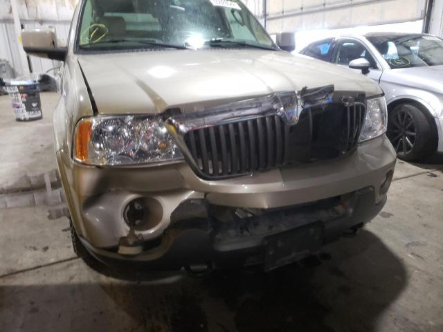 5LMFU28R04LJ03025 - 2004 LINCOLN NAVIGATOR 奶油色 照片 9