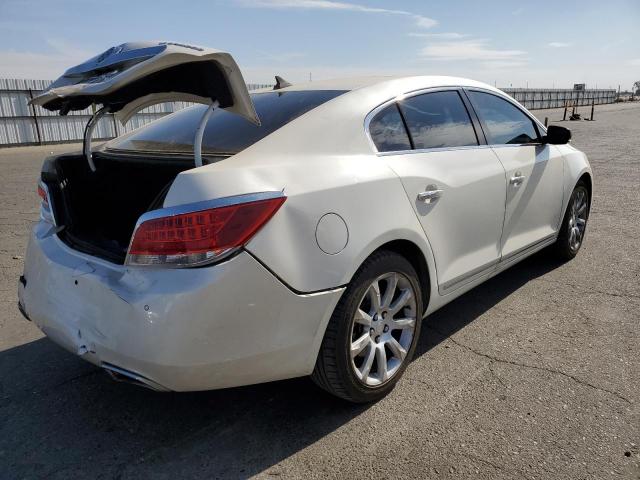 1G4GJ5E32DF200565 - 2013 BUICK LACROSSE T WHITE photo 4