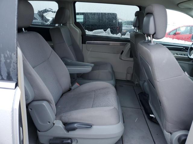 2V4RW4DG3BR717995 - 2011 VOLKSWAGEN ROUTAN S SILVER photo 6