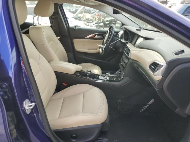 SJKCH5CPXHA022876 - 2017 INFINITI QX30 BASE BLUE photo 5