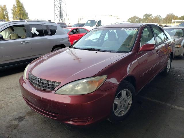 4T1BF30K73U046783 - 2003 TOYOTA CAMRY LE RED photo 2