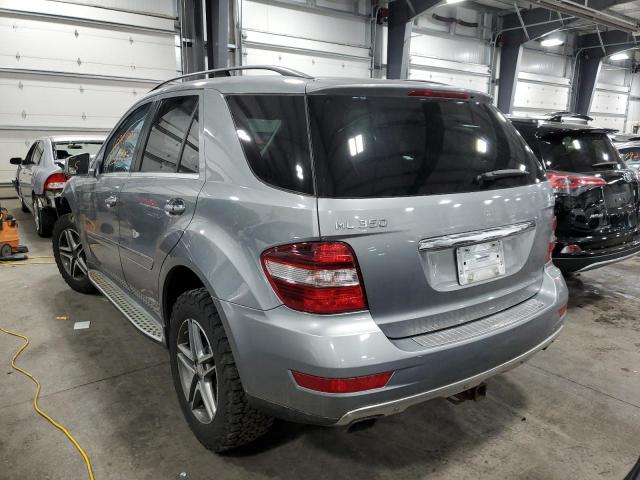 4JGBB8GB2BA686124 - 2011 MERCEDES-BENZ ML 350 4MA SILVER photo 3