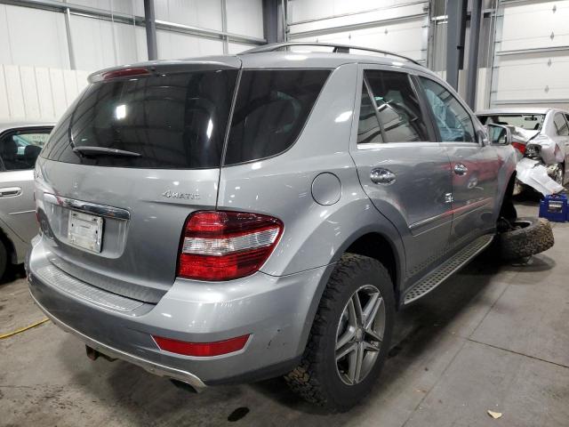 4JGBB8GB2BA686124 - 2011 MERCEDES-BENZ ML 350 4MA SILVER photo 4