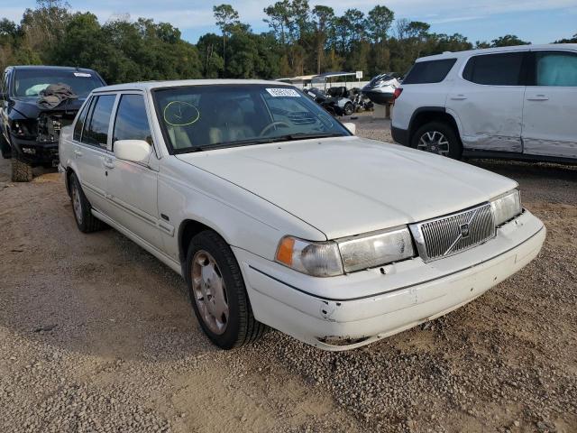 YV1KS9605W1140685 - 1998 VOLVO S90 WHITE photo 1