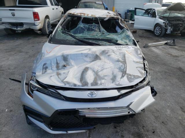 JTDS4MCE8MJ068610 - 2021 TOYOTA COROLLA SE SILVER photo 9