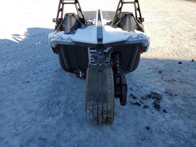 57XAASFA8K8134392 - 2019 POLARIS SLINGSHOT WHITE photo 6