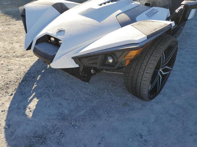 57XAASFA8K8134392 - 2019 POLARIS SLINGSHOT WHITE photo 9
