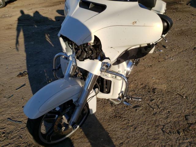 1HD1KRM11EB702537 - 2014 HARLEY-DAVIDSON FLHXS STRE WHITE photo 9