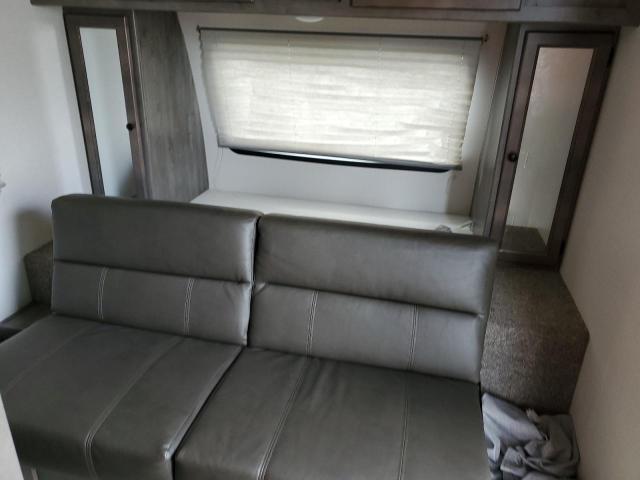 5ZT2CXKB2ML009664 - 2021 COACH APEX WHITE photo 5