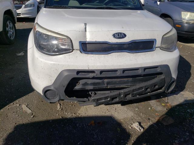 KNDJN2A21E7033198 - 2014 KIA SOUL WHITE photo 9