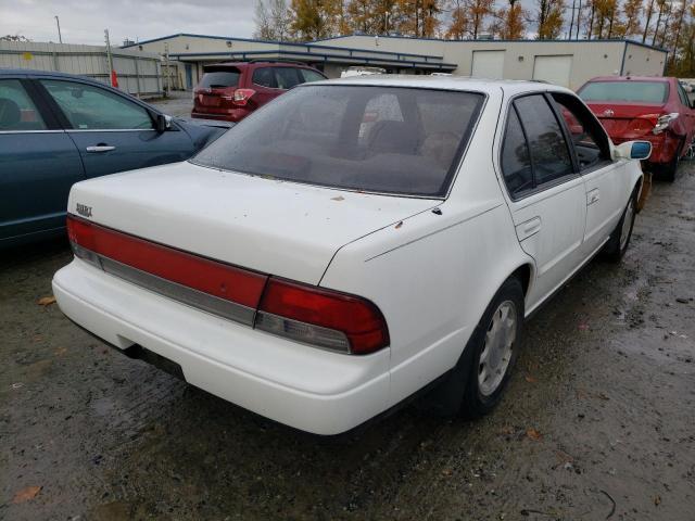 JN1HJ01F0RT252347 - 1994 NISSAN MAXIMA GXE WHITE photo 4