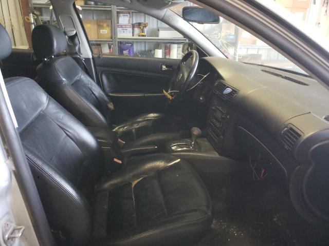 WVWRH63B92P351242 - 2002 VOLKSWAGEN PASSAT GLX Gümüş foto 5