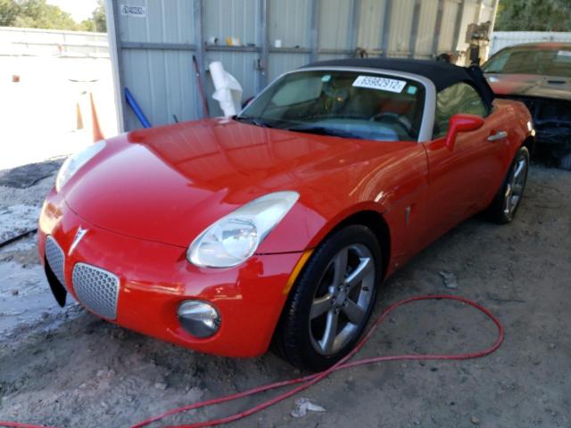 1G2MC35B68Y114106 - 2008 PONTIAC SOLSTICE RED photo 2