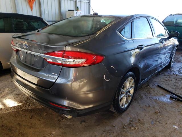 3FA6P0LU8HR410616 - 2017 FORD FUSION SE GRAY photo 3