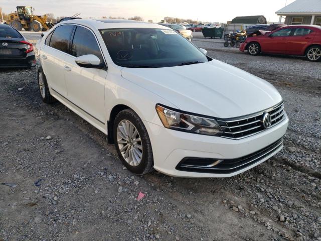 1VWBT7A32HC019464 - 2017 VOLKSWAGEN PASSAT SE WHITE photo 1