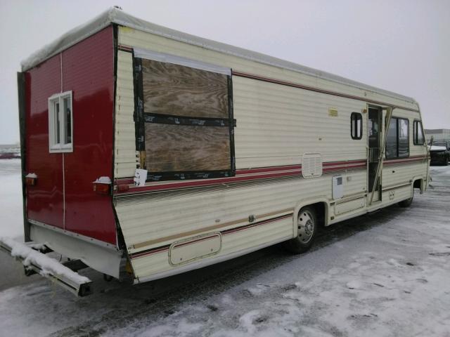 1GBKP37N2L3315669 - 1991 COBRA TRIKE MOTORHOME WHITE photo 4