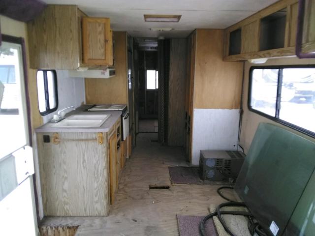 1GBKP37N2L3315669 - 1991 COBRA TRIKE MOTORHOME WHITE photo 6