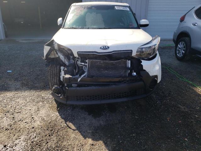 KNDJN2A2XK7692845 - 2019 KIA SOUL WHITE photo 9