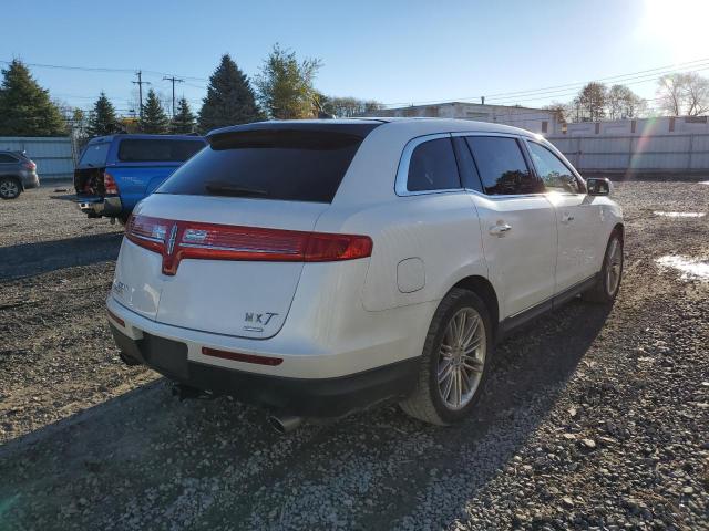 2LMHJ5AT3DB****** - 2013 LINCOLN MKT WHITE photo 4