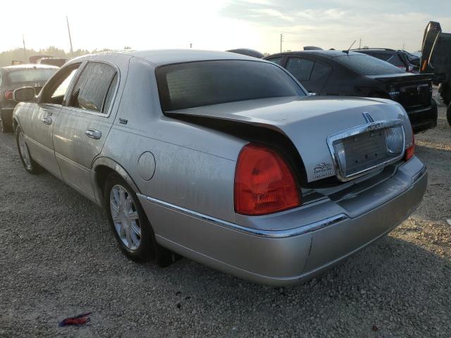 2LNBL8CV4AX614375 - 2010 LINCOLN TOWN CAR S SILVER photo 3