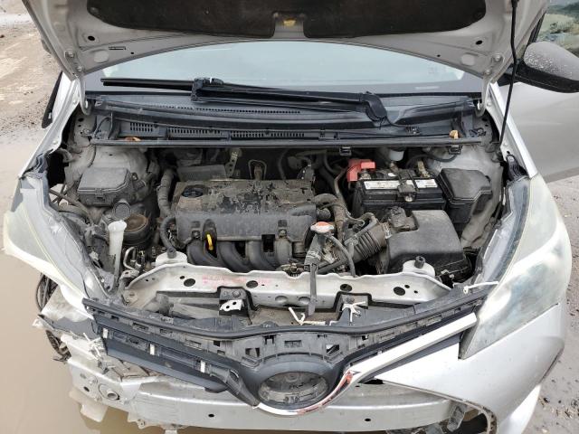 VNKJTUD34GA062021 - 2016 TOYOTA YARIS L SILVER photo 11