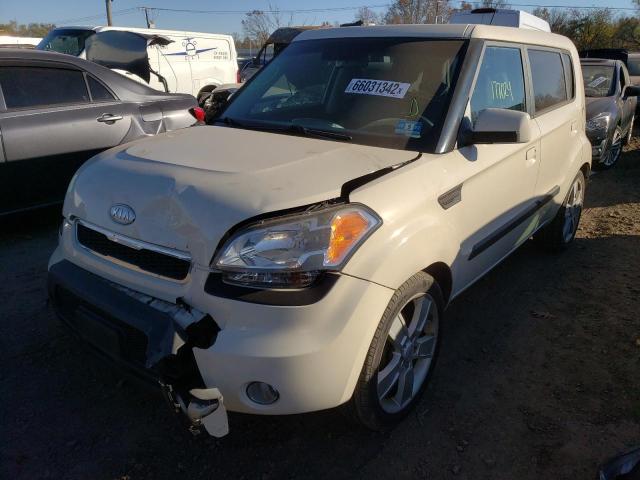 KNDJT2A25A7085370 - 2010 KIA SOUL WHITE photo 2