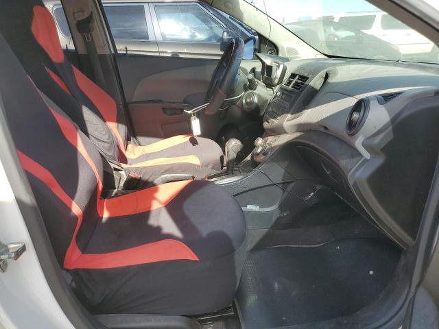 1G1JA5SHXC4149359 - 2012 CHEVROLET SONIC LS WHITE photo 5