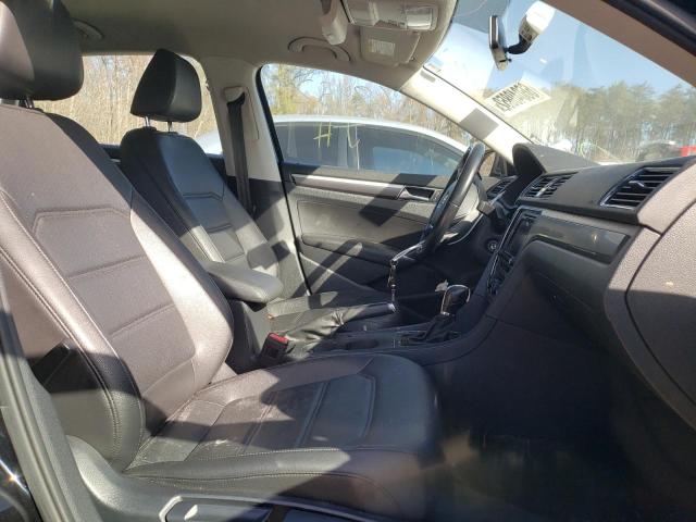 1VWDT7A31HC073637 - 2017 VOLKSWAGEN PASSAT R-L BLACK photo 5