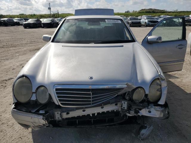 WDBJF65J8YB156826 - 2000 MERCEDES-BENZ E 320 SILVER photo 11