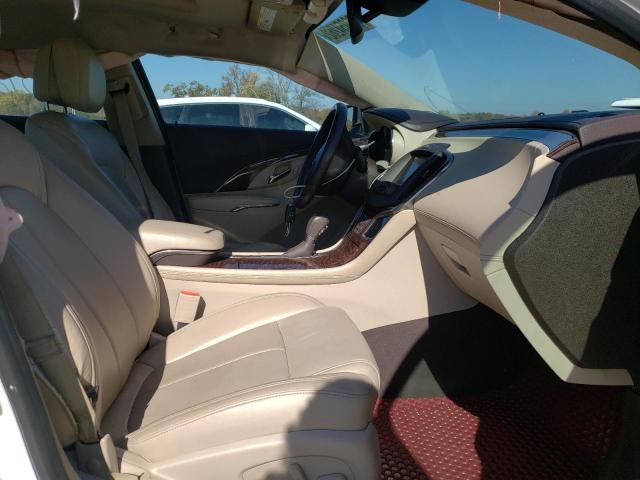 1G4GF5G35EF173605 - 2014 BUICK LACROSSE T WHITE photo 5