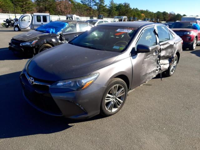 4T1BF1FK4FU073570 - 2015 TOYOTA CAMRY LE GRAY photo 2