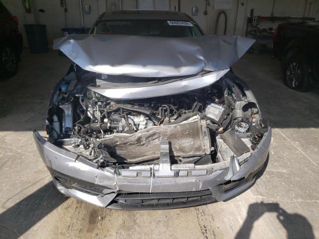 19XFC1F73JE003009 - 2018 HONDA CIVIC EXL فضي صورة 9