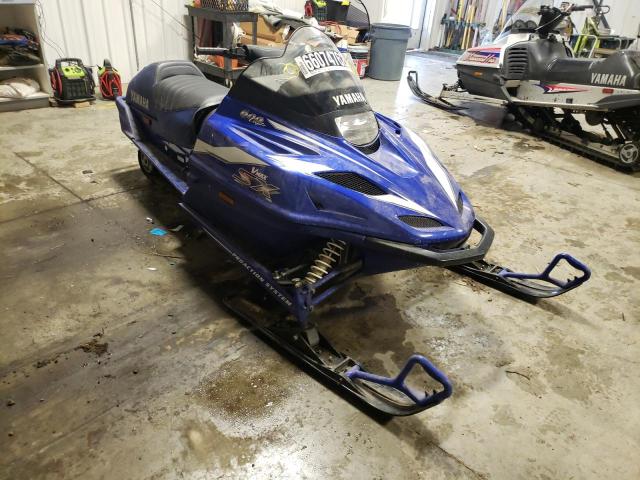 8EA000151 - 1999 YAMAHA SNOWMOBILE BLUE photo 1