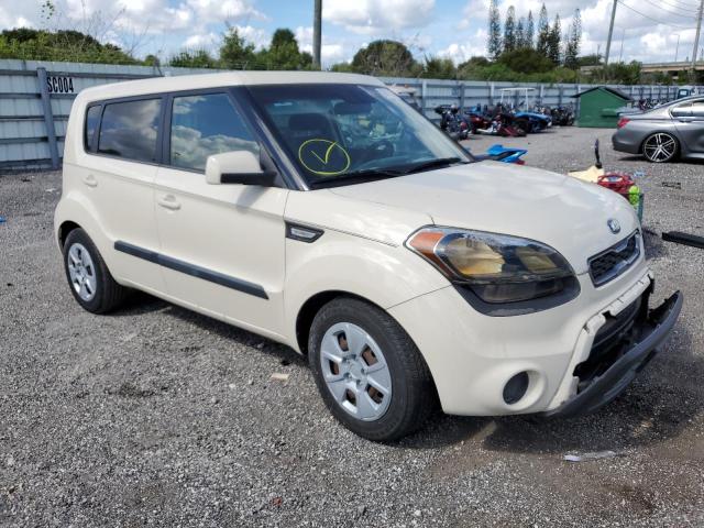 KNDJT2A58D7553896 - 2013 KIA SOUL BEIGE photo 1