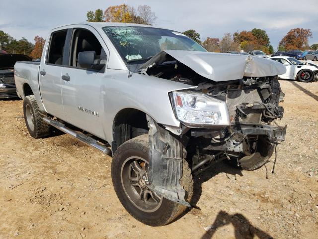 1N6AA0EJ4EN512564 - 2014 NISSAN TITAN S SILVER photo 1