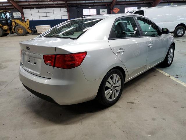 KNAFU4A20D5718384 - 2013 KIA FORTE EX SILVER photo 4