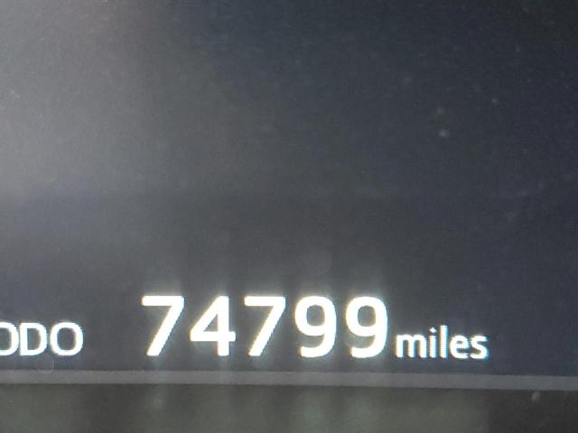 JTDKARFP8H3007853 - 2017 TOYOTA PRIUS PRIM 银色 照片 8