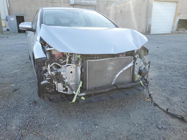 JTDKARFP8H3007853 - 2017 TOYOTA PRIUS PRIM 银色 照片 9