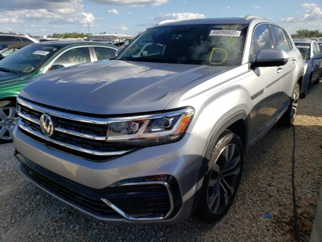 1V2TE2CA6LC220548 - 2020 VOLKSWAGEN ATLAS CROS SILVER photo 2