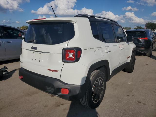 ZACCJBCT3FPB92528 - 2015 JEEP RENEGADE T WHITE photo 4