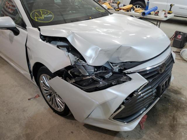 4T1CZ1FB2LU052384 - 2020 TOYOTA AVALON LIM WHITE photo 9