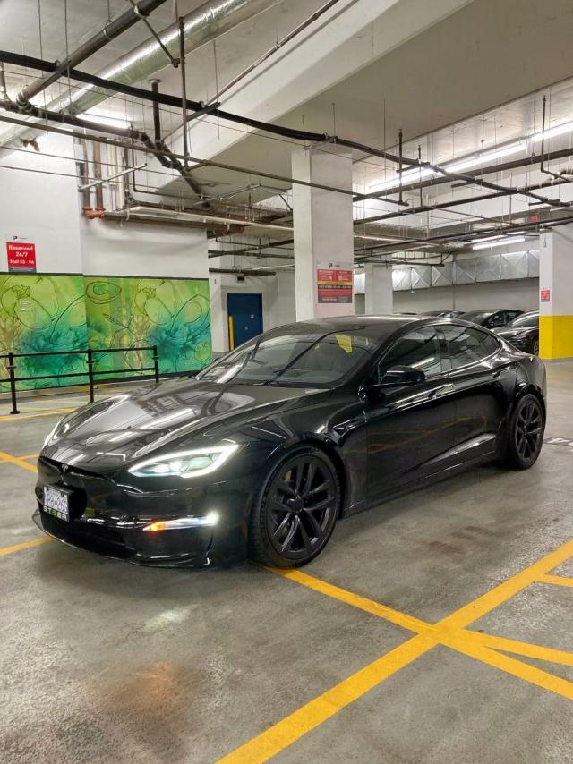 5YJSA1E55NF482523 - 2022 TESLA MODEL S Սև լուսանկար 2