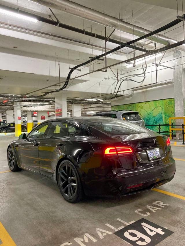 5YJSA1E55NF482523 - 2022 TESLA MODEL S Սև լուսանկար 3