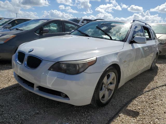 WBANN73566CN00501 - 2006 BMW 530 XIT WHITE photo 2
