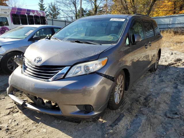 5TDJK3DC9BS005301 - 2011 TOYOTA SIENNA LE GRAY photo 2