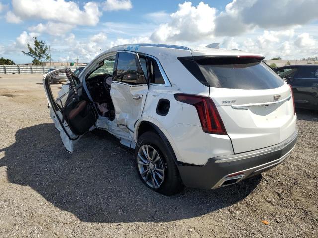 1GYKNCR43MZ101093 - 2021 CADILLAC XT5 PREMIU WHITE photo 3